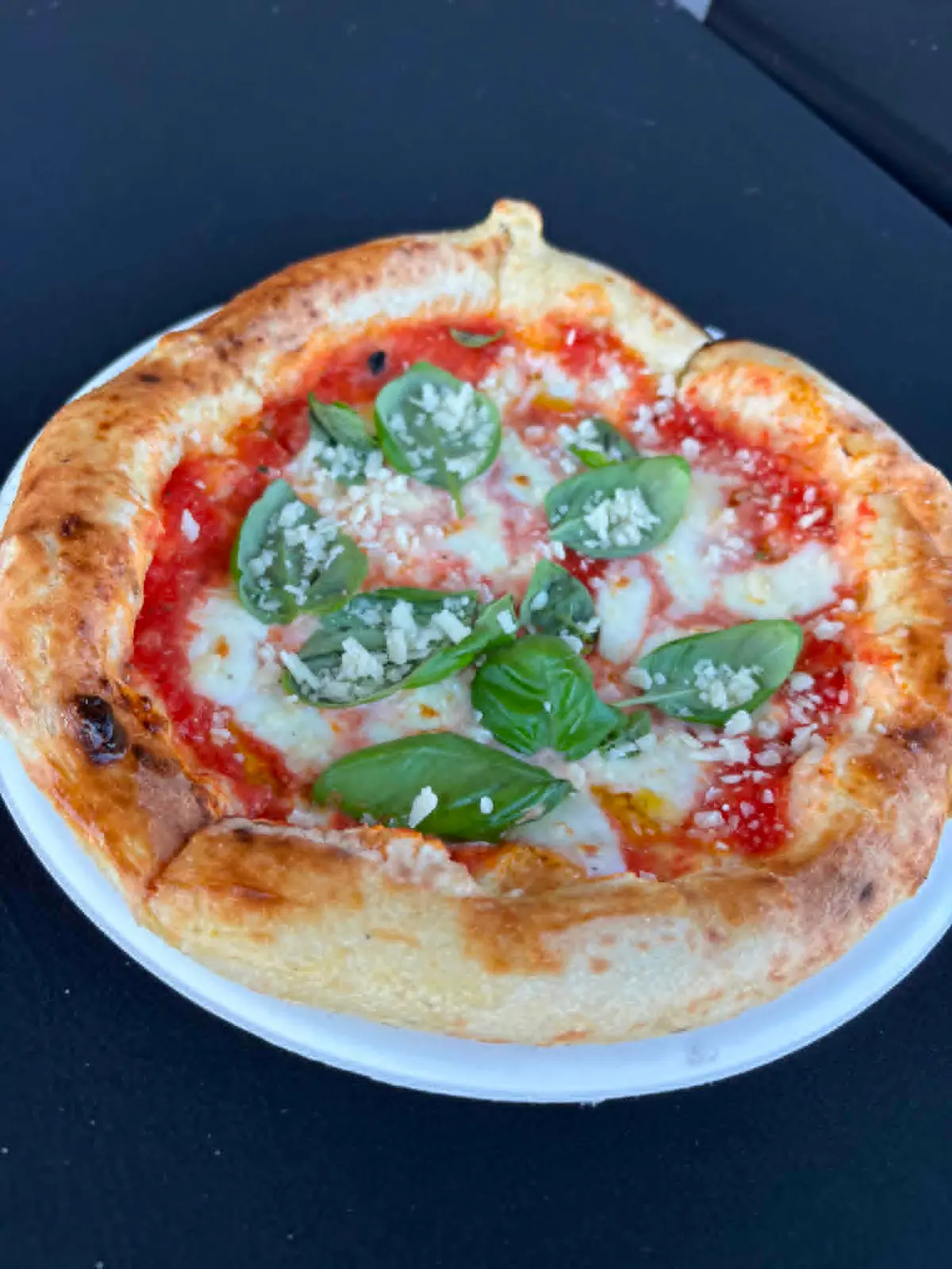 Pizza margherita au four à bois - événement traiteur Québec